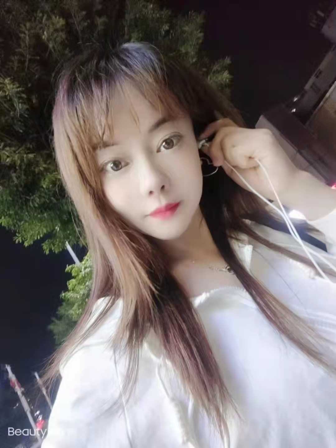 分享龙岗区年轻小萝莉